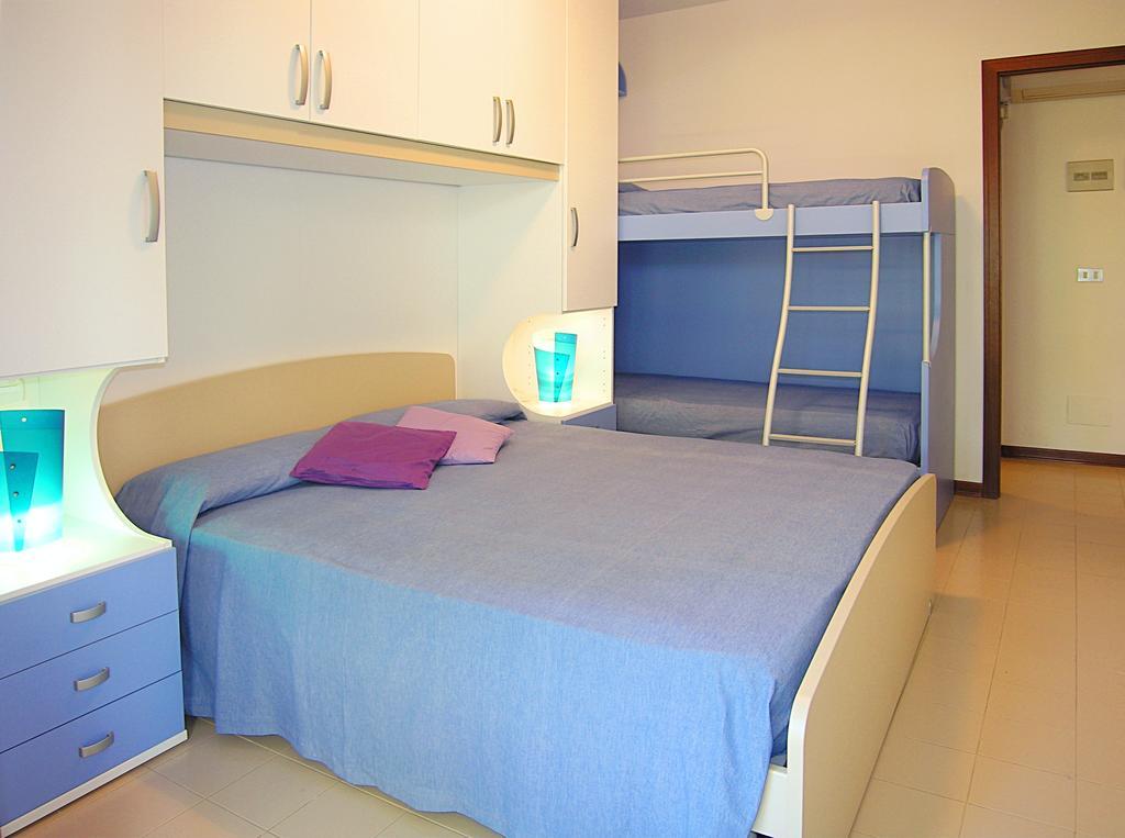 Apartment Gemini Con Piscina ビビオーネ 部屋 写真