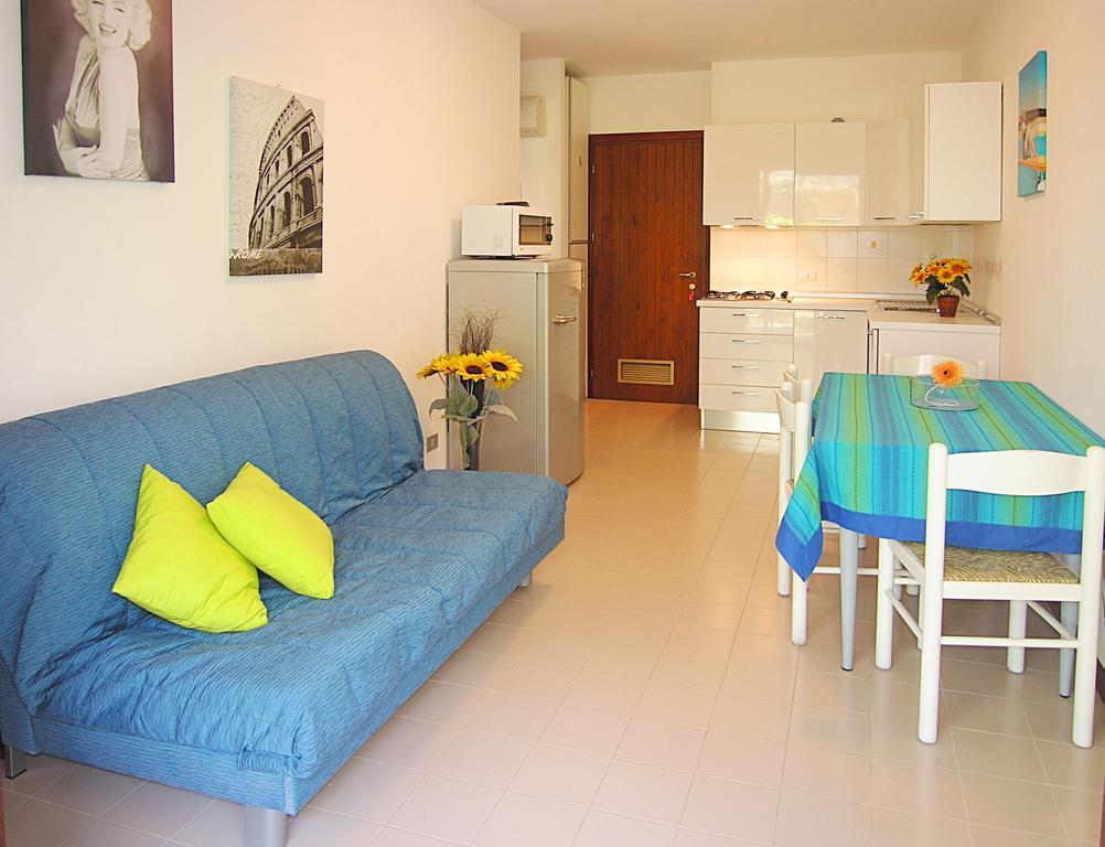 Apartment Gemini Con Piscina ビビオーネ 部屋 写真