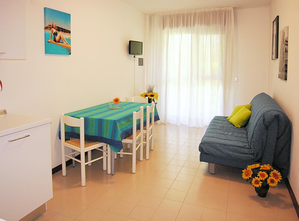 Apartment Gemini Con Piscina ビビオーネ 部屋 写真